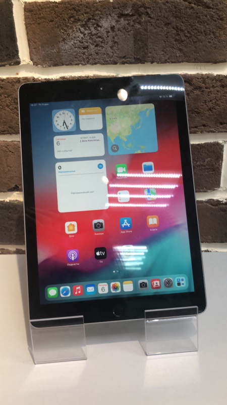 Планшет Apple iPad (6-го поколения) (2018)
