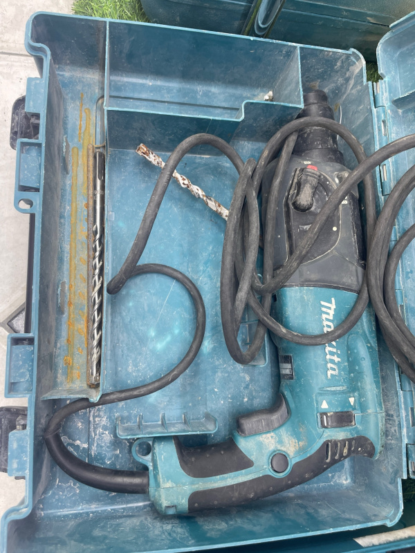 Перфоратор Makita HR2470