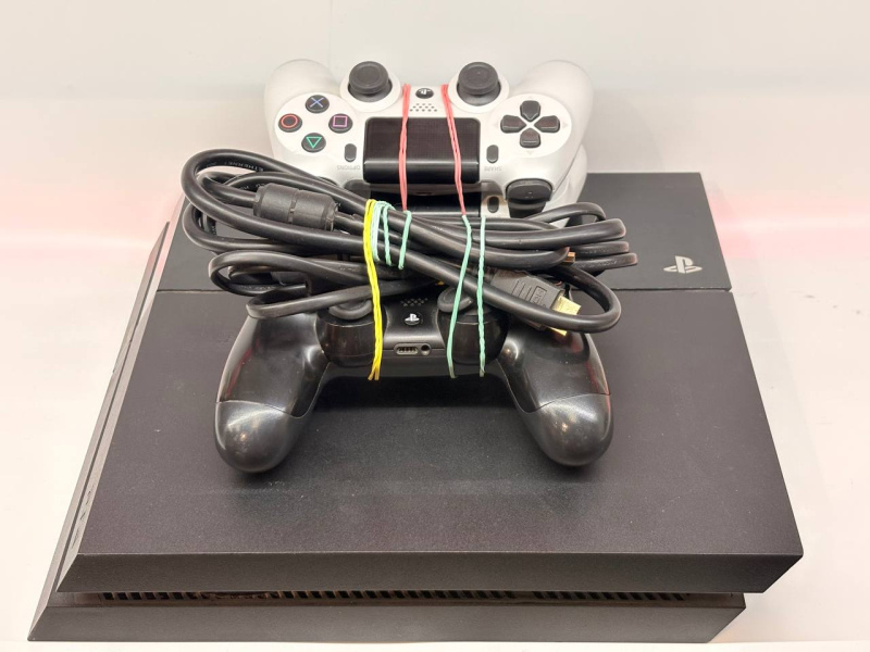 Игровая приставка PlayStation PS 4 FAT