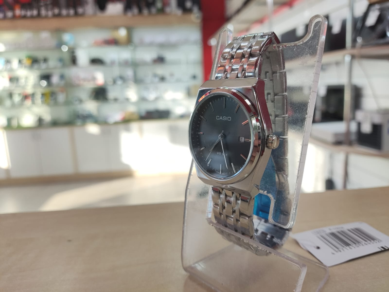 Часы наручные Casio Металлический браслет