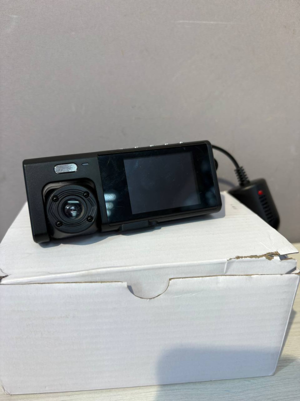 Регистратор Видеорегистратор  С камерой заднего вида