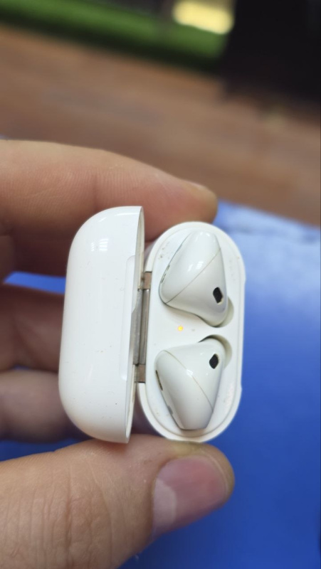 Наушники Apple AirPods (2-го поколения)