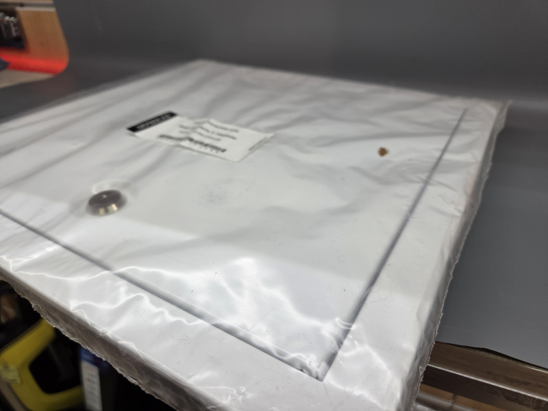 ЛЮК МЕТАЛЛИЧЕСКИЙ  С ЗАМКОМ