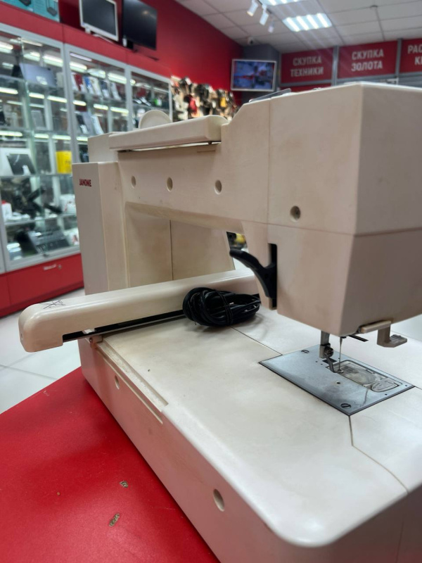 швейный станок для лейблов Janome memory craft 500e