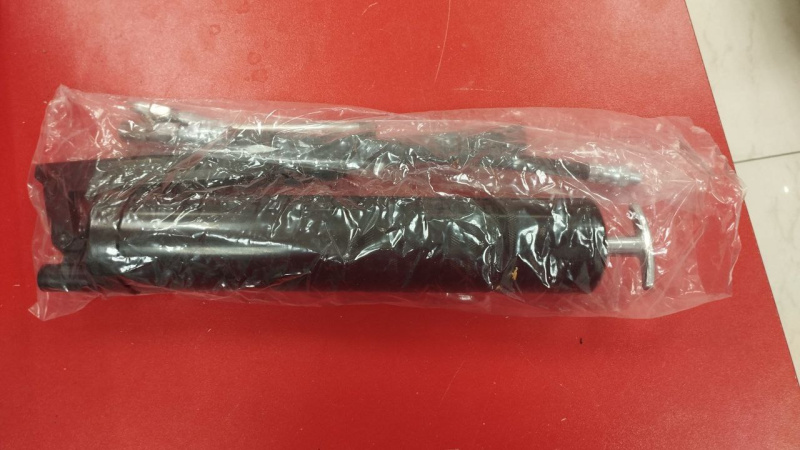 Сервис ключ 77650   Шприц плунжерный 500 гр. PROFFI под тубу