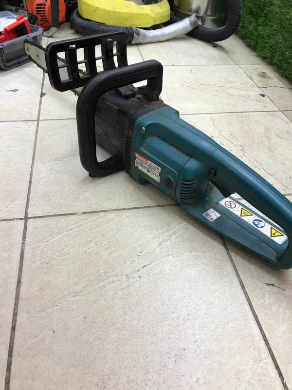 Цепная пила Makita uc4003a