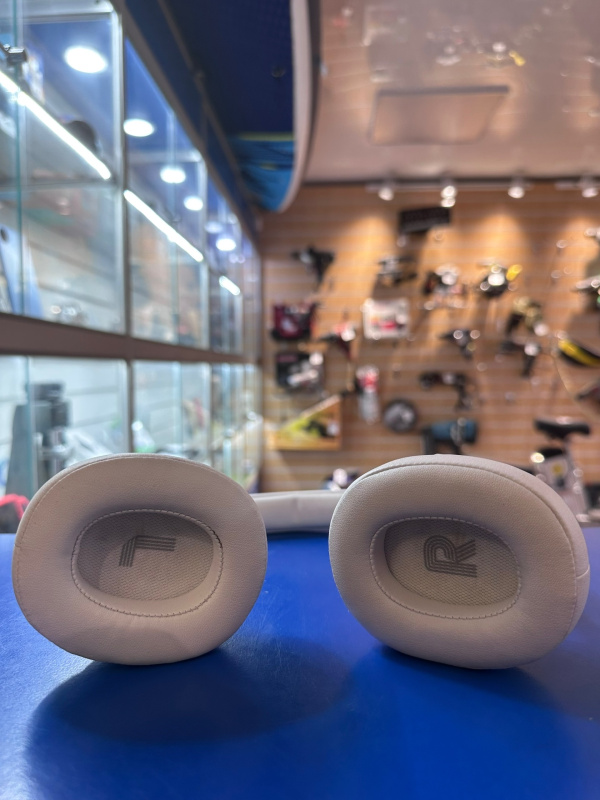 Наушники JBL BT720