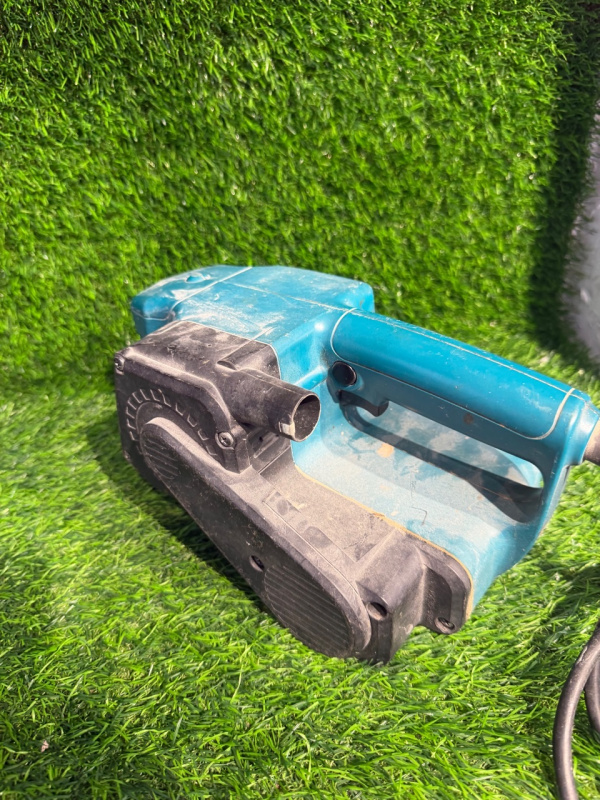 Шлифмашинка Makita 9910