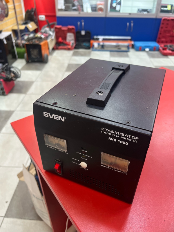 Стабилизатор напряжения стабилизатор Sven avr 1000