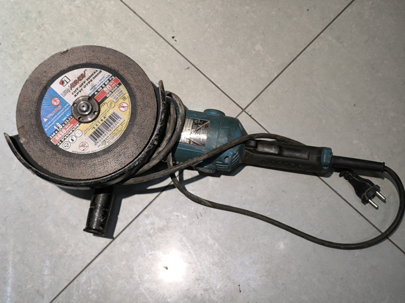 Болгарка Makita GA9050