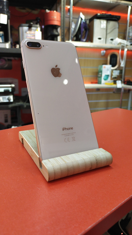 Мобильный телефон Apple iPhone 8 Plus