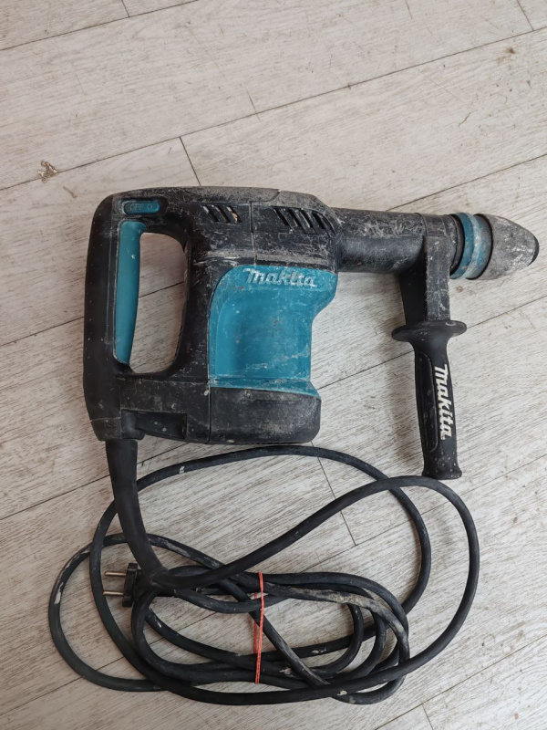 Отбойный молоток Makita HM0870C