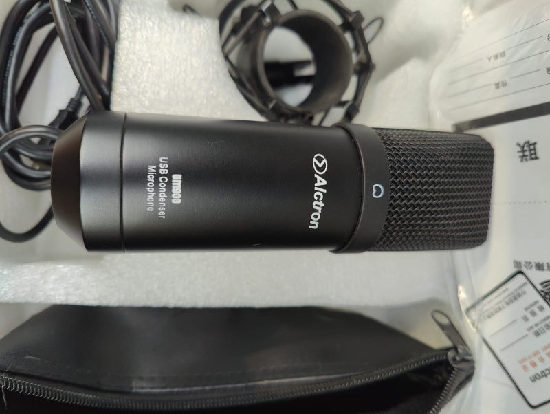 Микрофон Alctron UM900