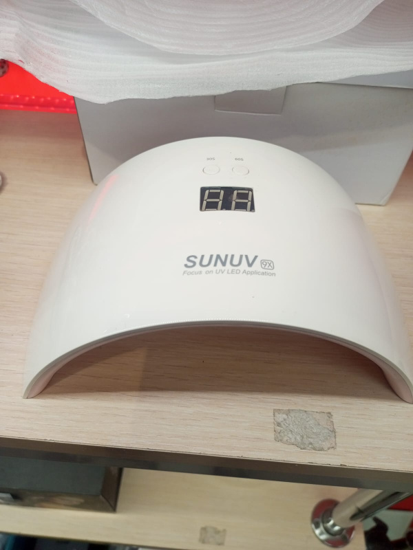 ЛАМПА ДЛЯ НОГТЕЙ  УФ