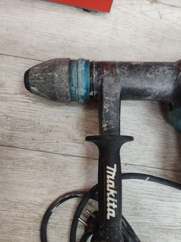 Отбойный молоток Makita HM0870C
