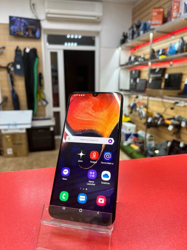 Мобильный телефон Samsung Galaxy A50