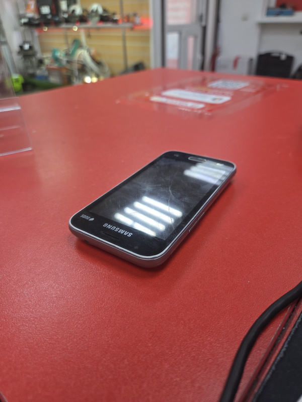 Мобильный телефон Samsung Galaxy J1 mini