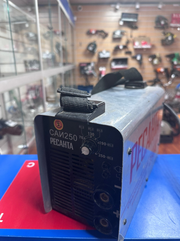 Сварочный аппарат - инвертор ММА Ресанта Саи250