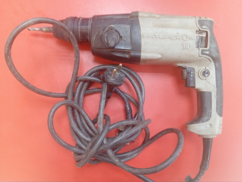 Перфоратор Интерскол П-18/450ЭР