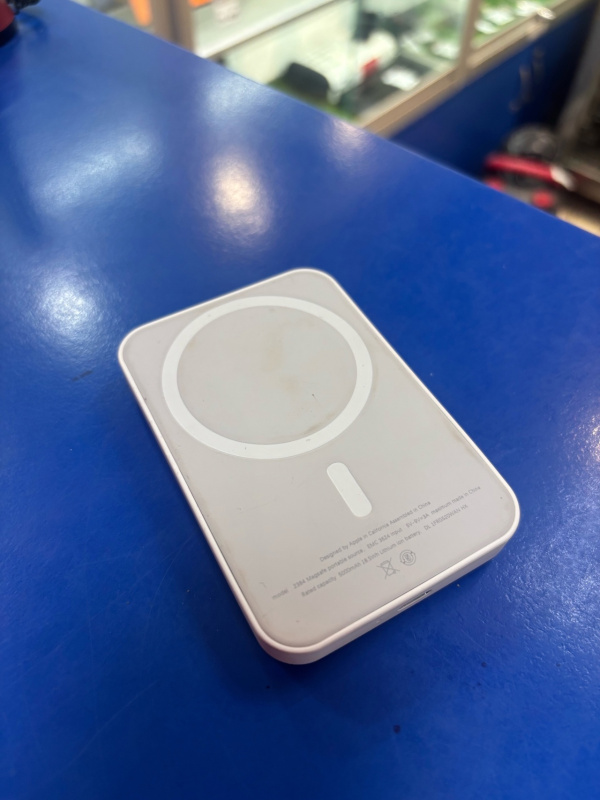 Внешний аккумулятор Apple MagSafe