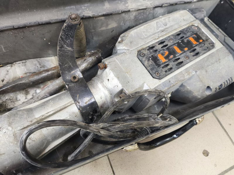 Отбойный молоток P.I.T. GSH65-C1