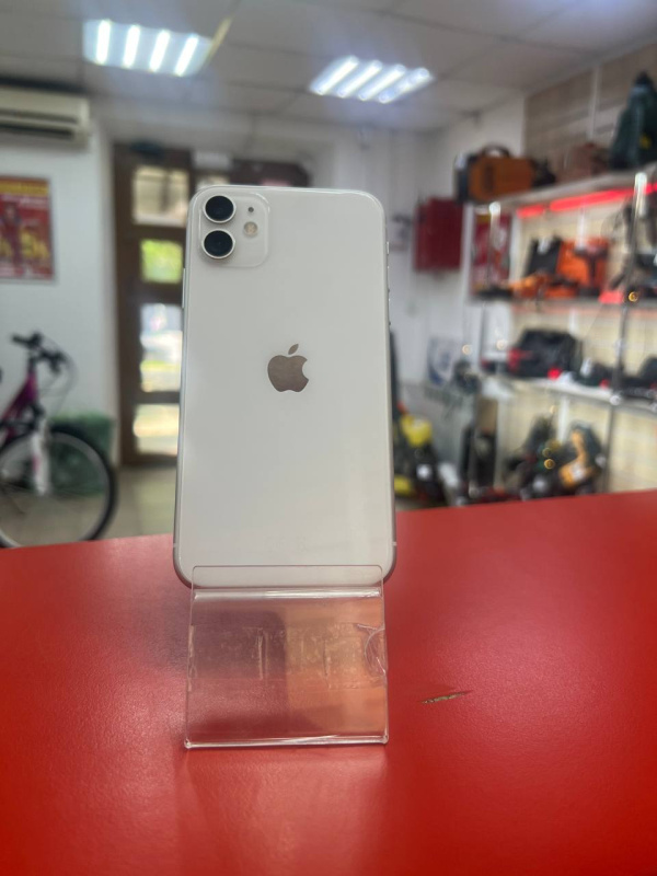 Мобильный телефон Apple iPhone 11