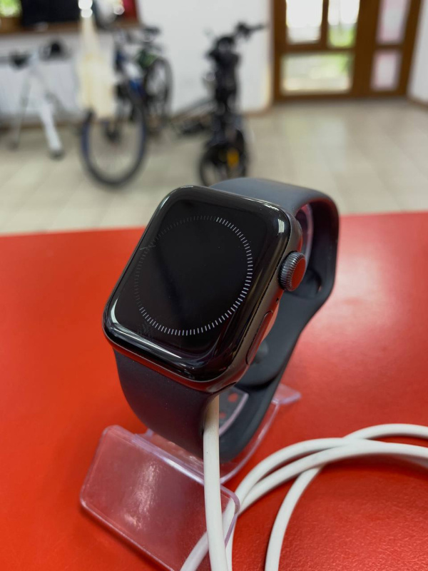 Часы смарт Apple SE (2023)