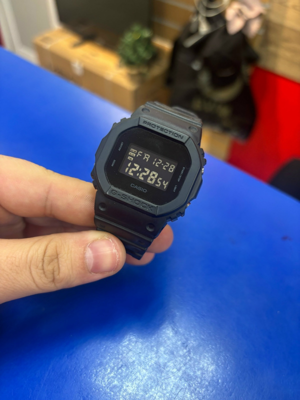 Часы Casio  g shock dw 5600bb