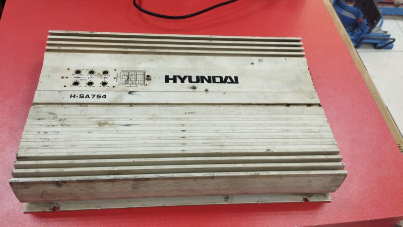 Усилитель Hyundai H-SA754