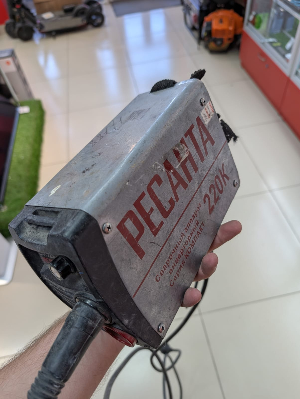 Сварочный аппарат - инвертор ММА Ресанта 220к
