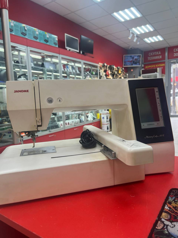 швейный станок для лейблов Janome memory craft 500e