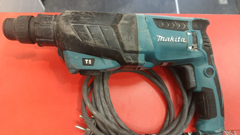 Перфоратор Makita HR2630