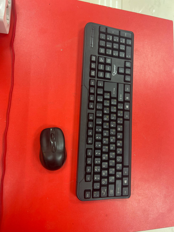 Клавиатура 404 NOT FOUND Блютузная на батарейках