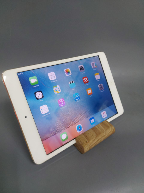 Планшет Apple iPad mini (1-го поколения)