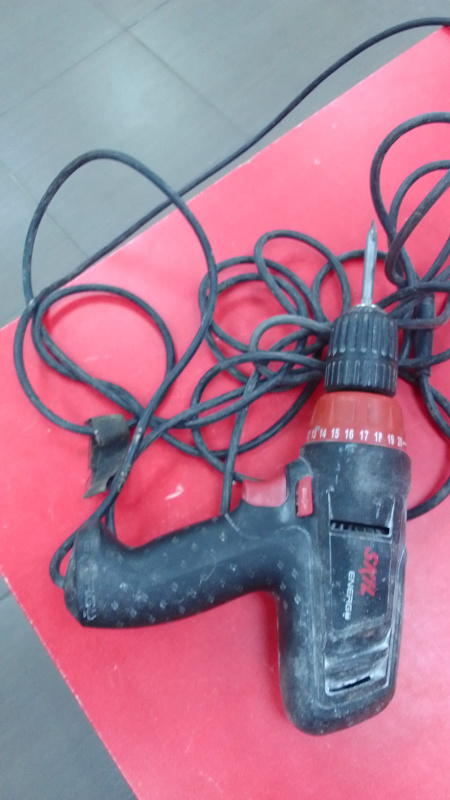 Шуруповерт Skillsaw F015