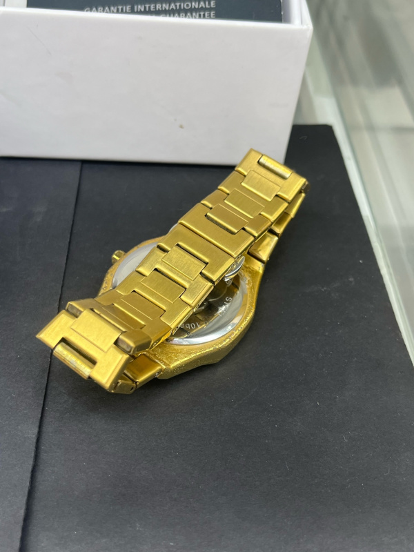 Часы наручные  KP 100m|330ft золото