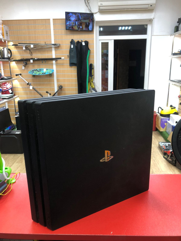 Игровая приставка Sony PS4 Pro