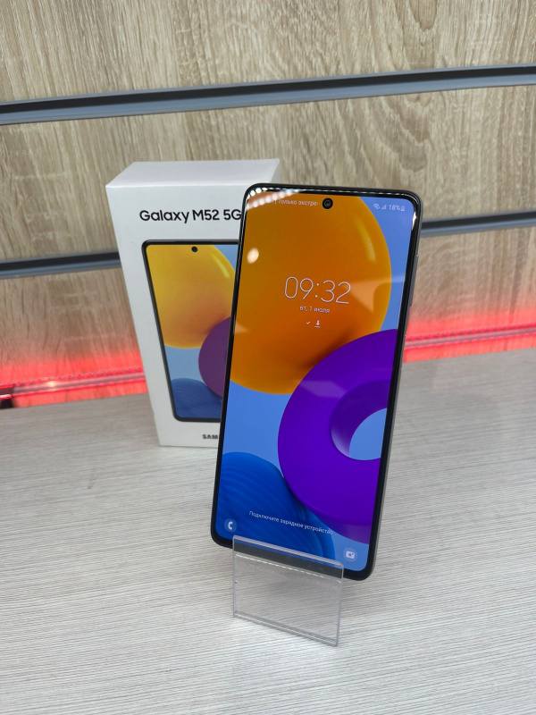 Мобильный телефон Samsung Galaxy M52 5G