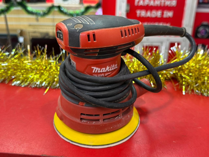 Шлифмашинка Makita М9204