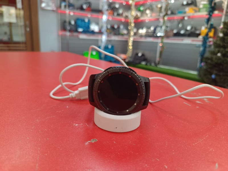 Часы наручные Samsung s3 frontier