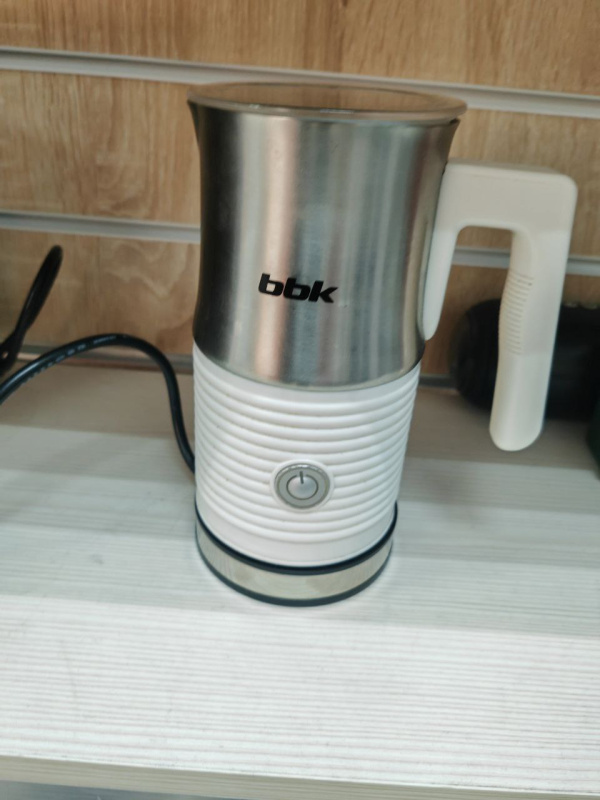 Кофемашина Капучинатор BBK BMF125