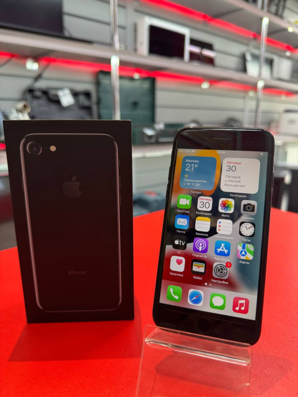 Мобильный телефон Apple iPhone 7