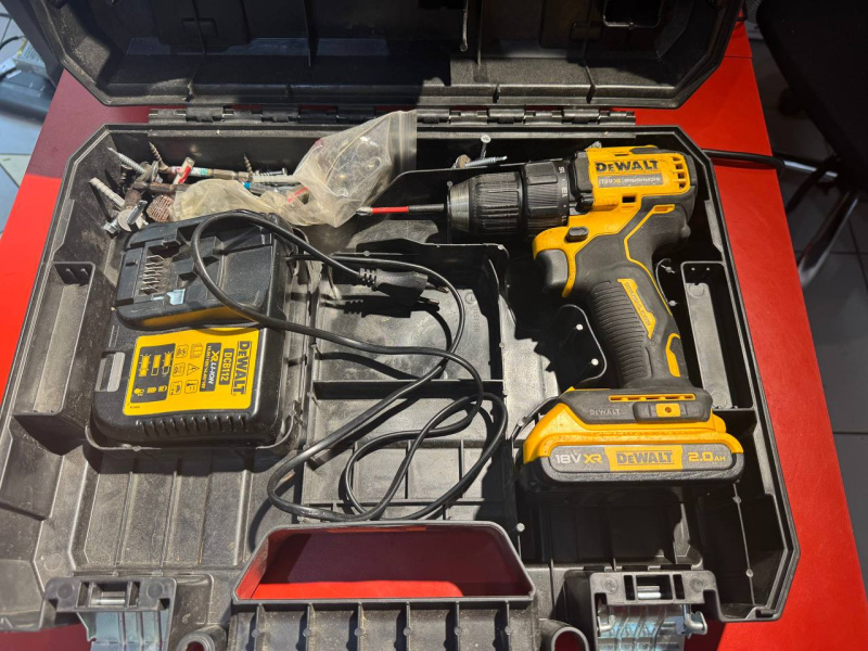 Шуруповерт Dewalt DCD708D2T