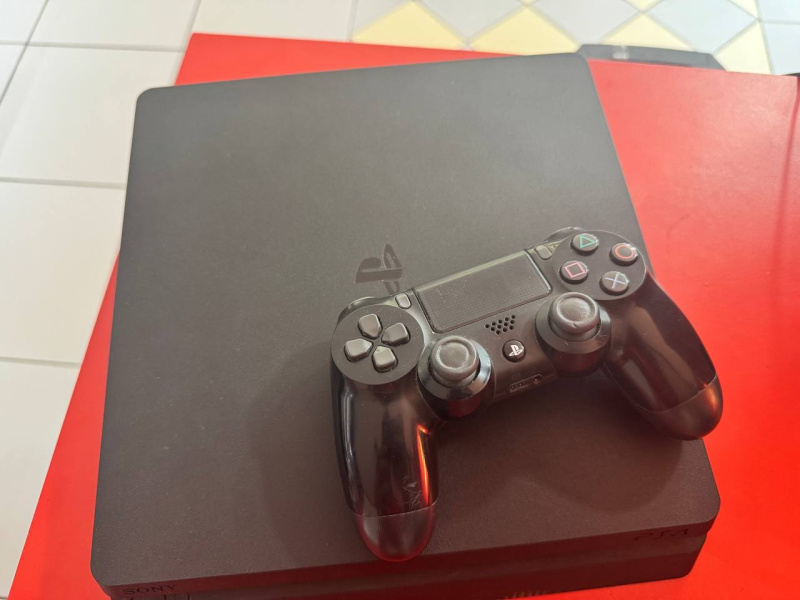 Игровая приставка Sony PS4 SLIM