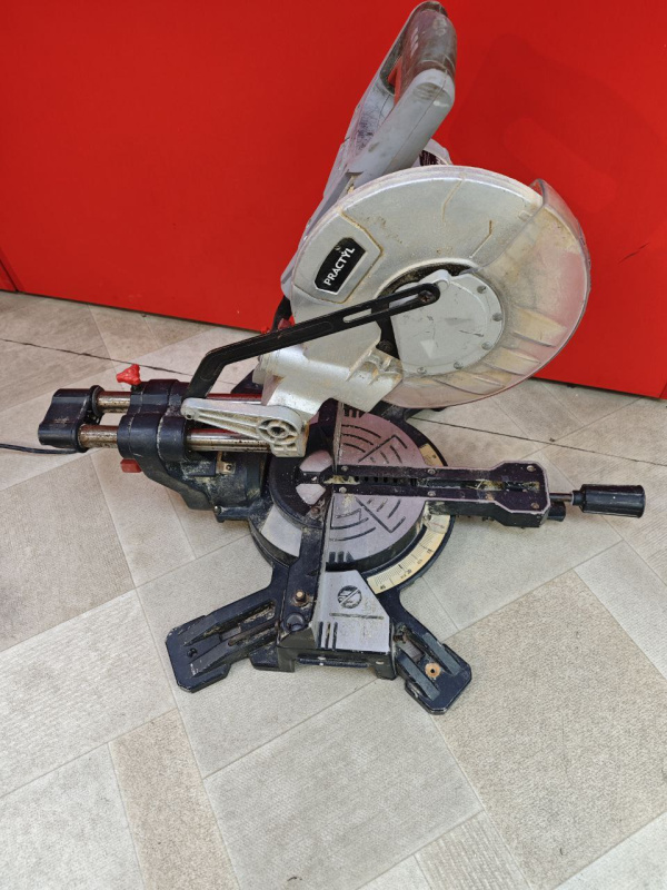 Циркулярная пила PRACTYL J1G-ZP8B-210