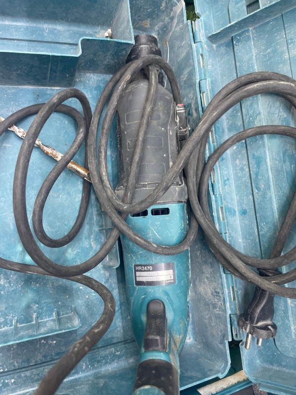 Перфоратор Makita HR2470