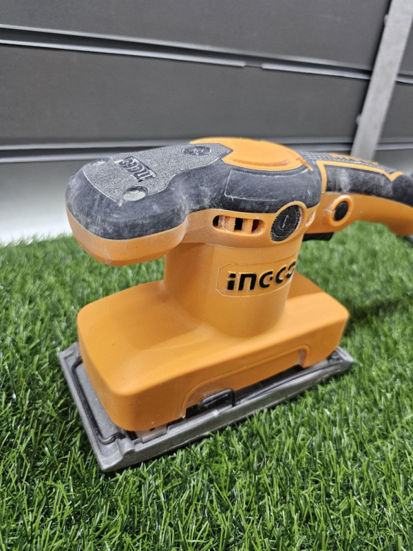 Полировальная машина Ingco FS3208