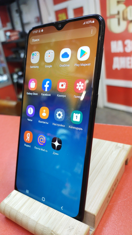 Мобильный телефон Samsung Galaxy A20